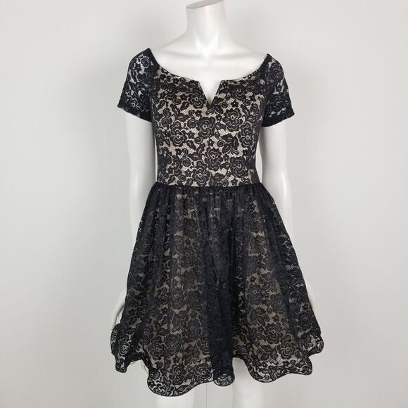 Chi Chi London Floral Lace Fit & Flare Dress Sz 10 - Picture 1 of 6